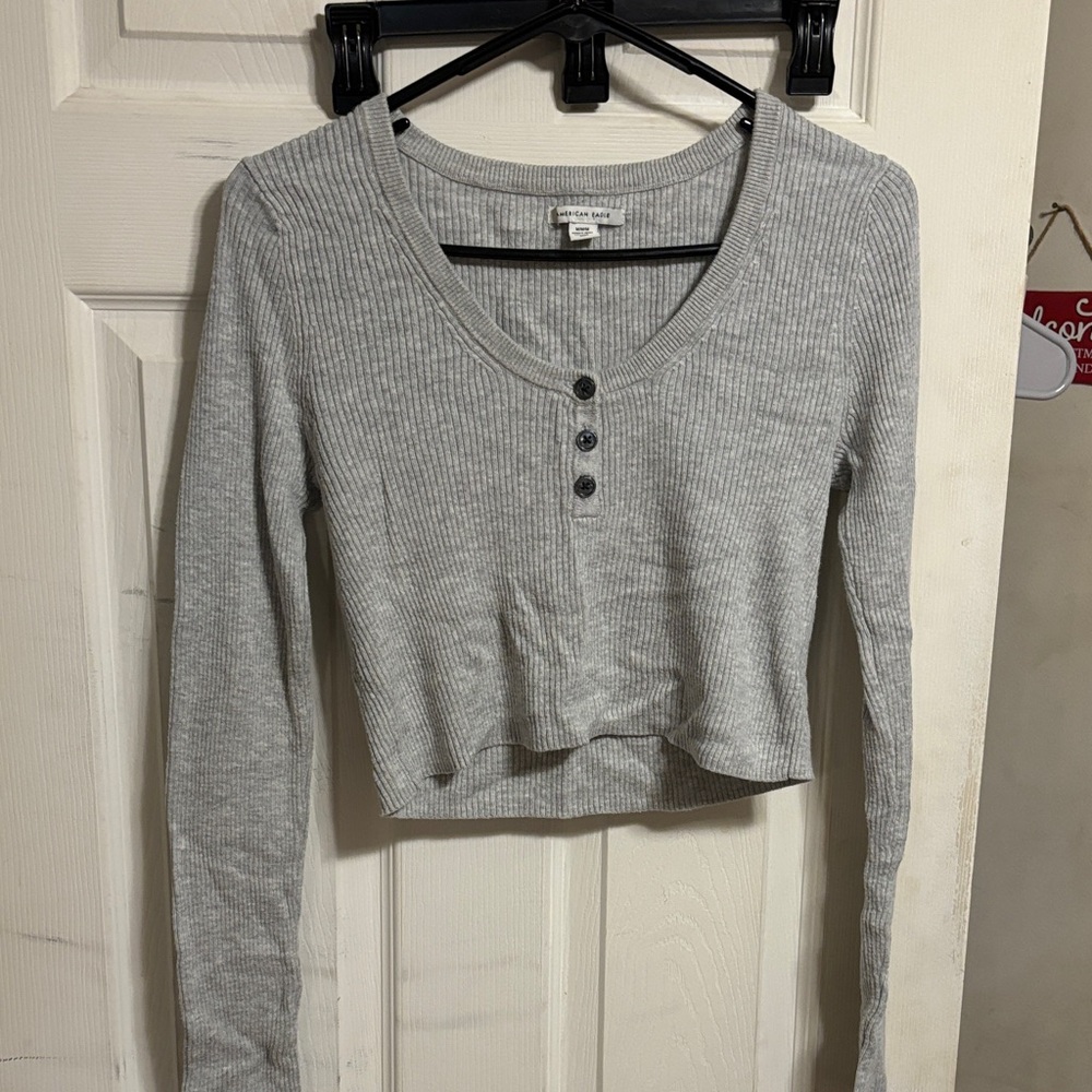American Eagle Outfitters Gray Buttoned Crop Top